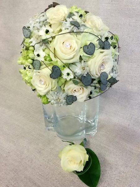 Morsiuskimppu ja viehe